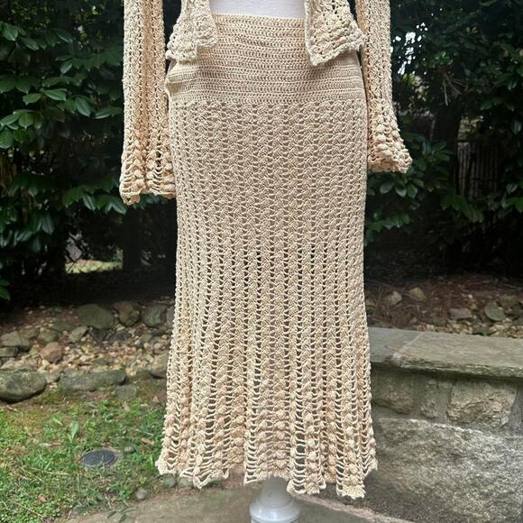 70s cream crochet skirt and cardigan set - Picture 4 of 7